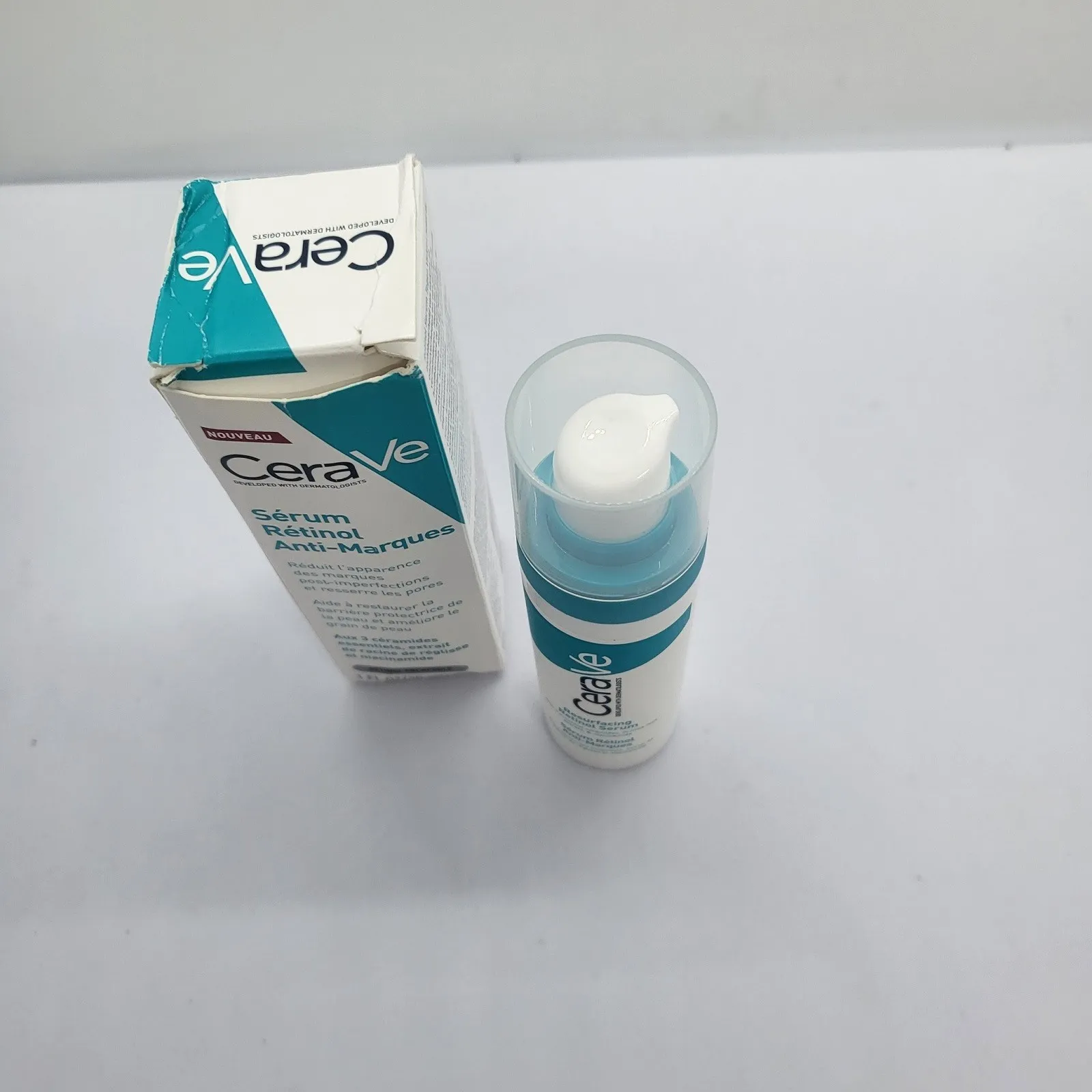 CeraVe Възстановяващ ретинолов серум 30ml / 1 FL OZ - Чисто нов с леко подбита кутия - Image 4