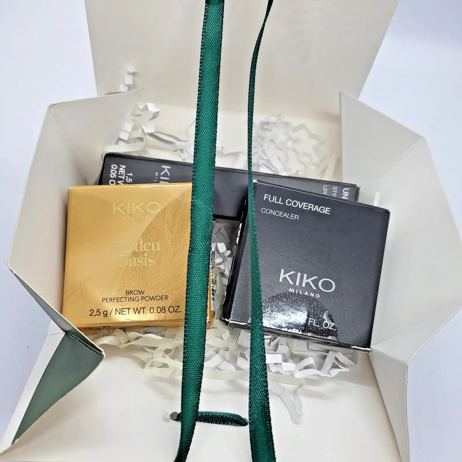 Подаръчен комплект гримове KIKO Milano - Червило Unlimited Stylo, Коректор, Пудра за вежди - Image 6