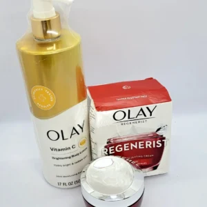 Olay Regenerist Крем за лице Витамин C Озаряващ лосион за тяло Комплект